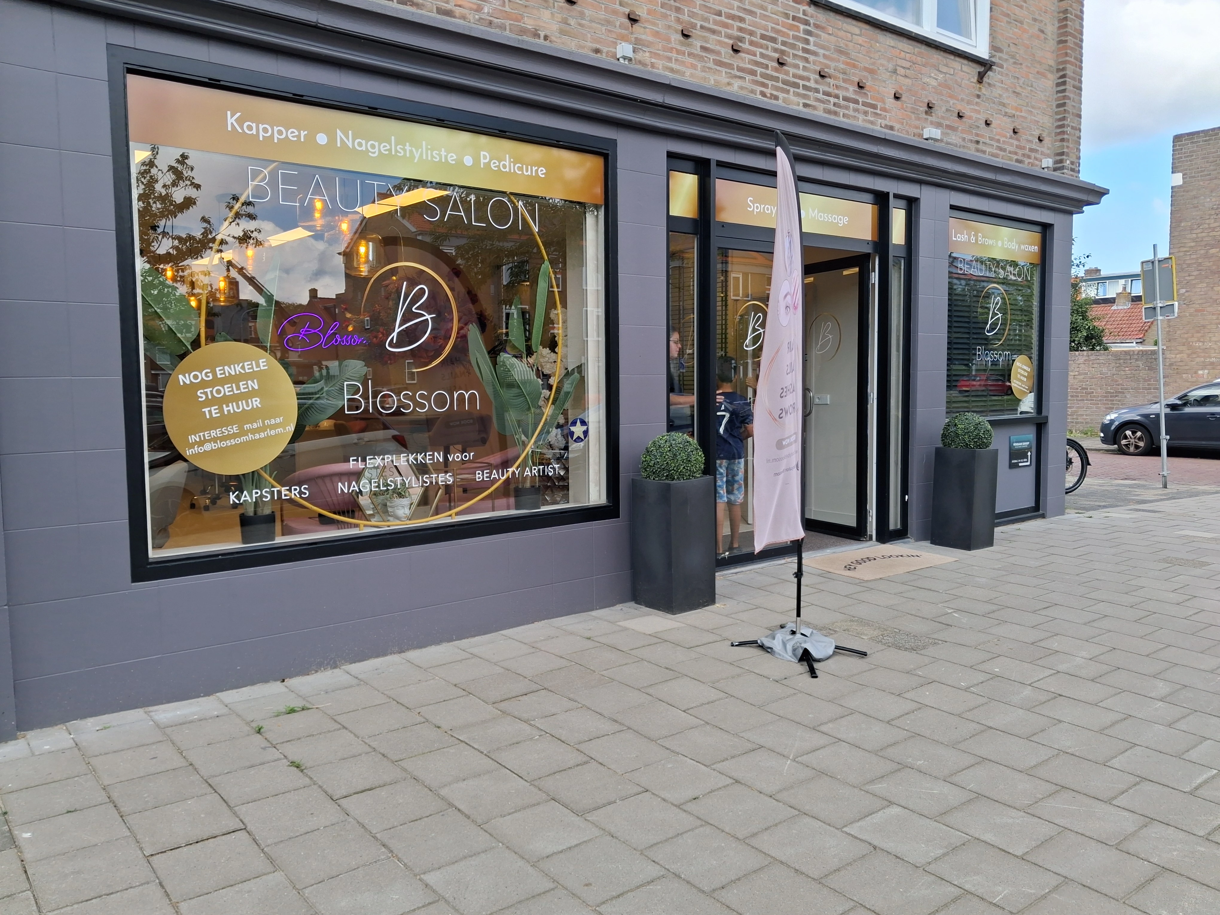 Pedicure Haarlem voetverzorging, Marit in salon bij Beauty salon Blossom - Pedicure Jolie Haarlem